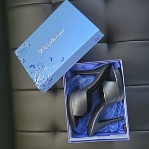 Fabulicious Sandals